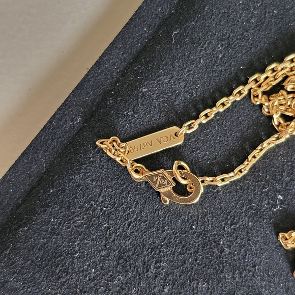 Van Cleef & Arpels Magic Alhambra Long Necklace 18k Yellow Gold Blue Agate 2023 - Picture 6 of 13